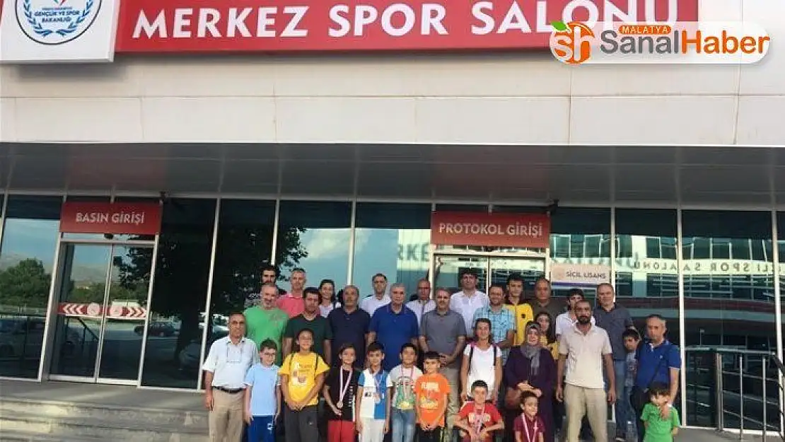 'DMD'nin Farkında Ol Düşenin Dostu Ol' satranç turnuvası