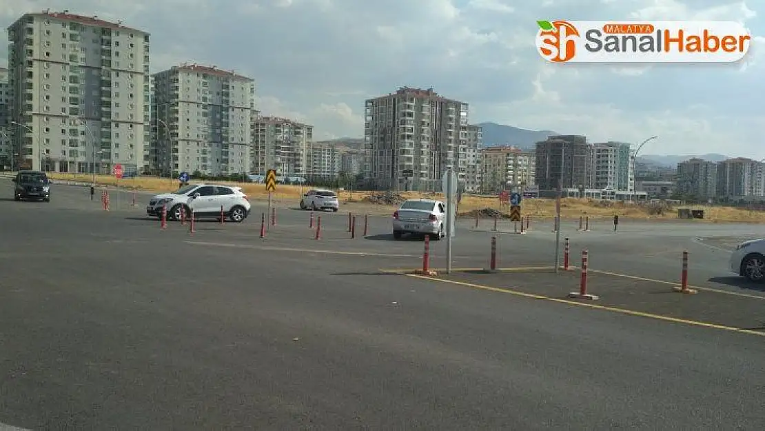 Malatya'daki bu kavşağa önlem alın