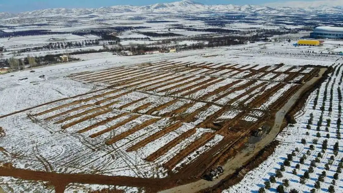 '10 bin 500 kişinin barınacağı konteyner kent alanında çalışmalar başladı'