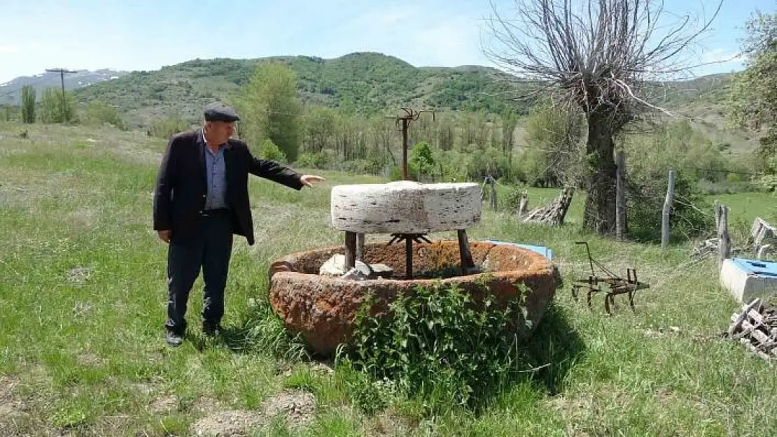 '100 yıllık el değirmenleri günümüzde bahçe süsü oldu'