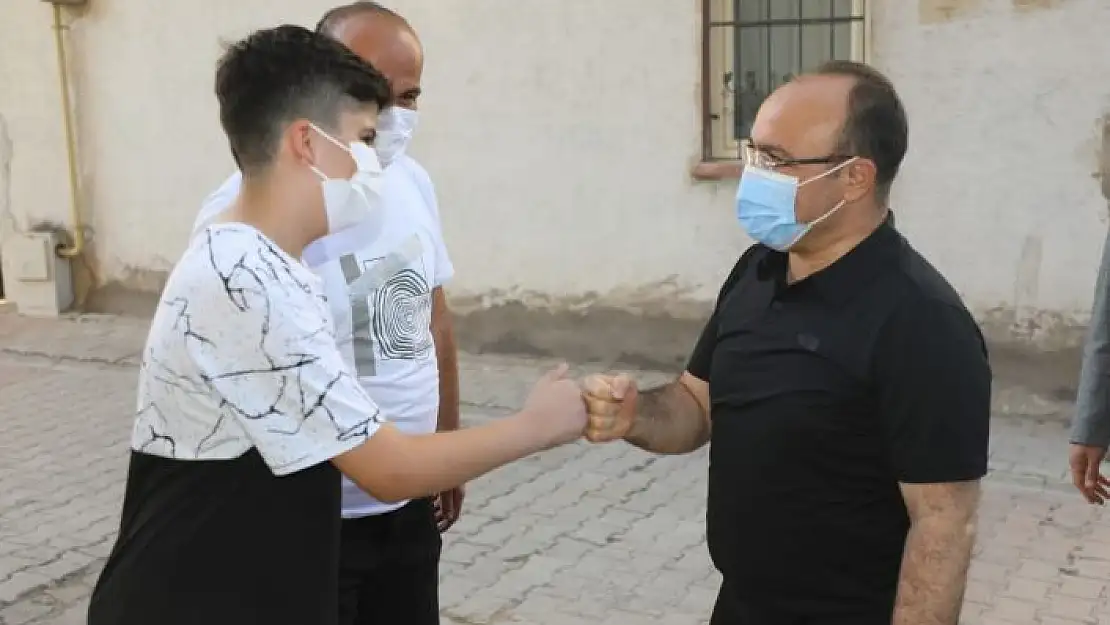 '11 yaşındaki çocuk davet etti, Vali Yırık icabet etti'