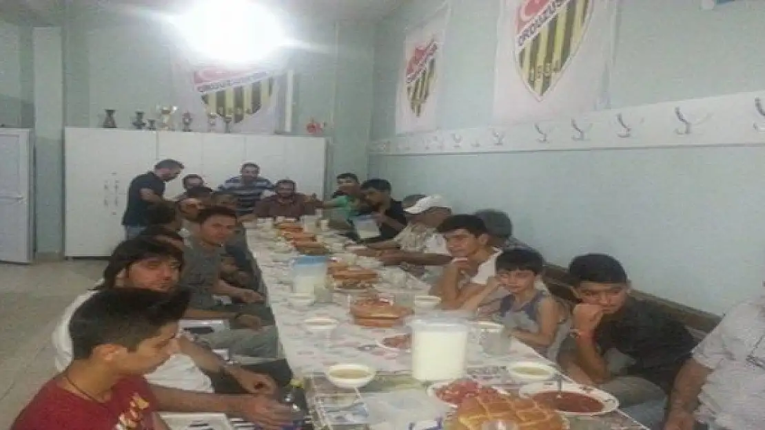 Orduzuspor'a Emek Verenler İftar Yemeğinde Bir Araya Geldi