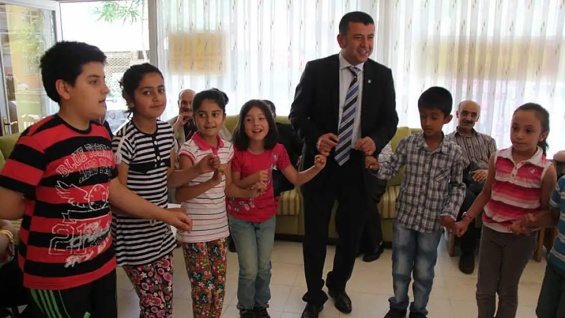 AĞBABA`NIN 23 NİSAN ULUSAL EGEMENLİK VE ÇOCUK BAYRAMI MESAJI