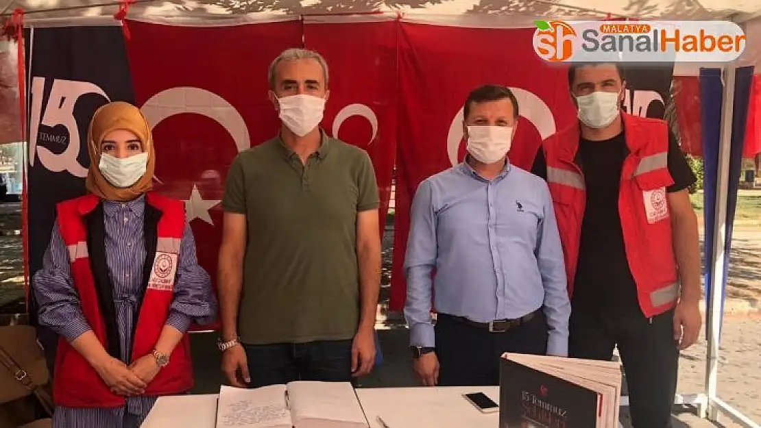 15 Temmuz anı defteri standı açıldı