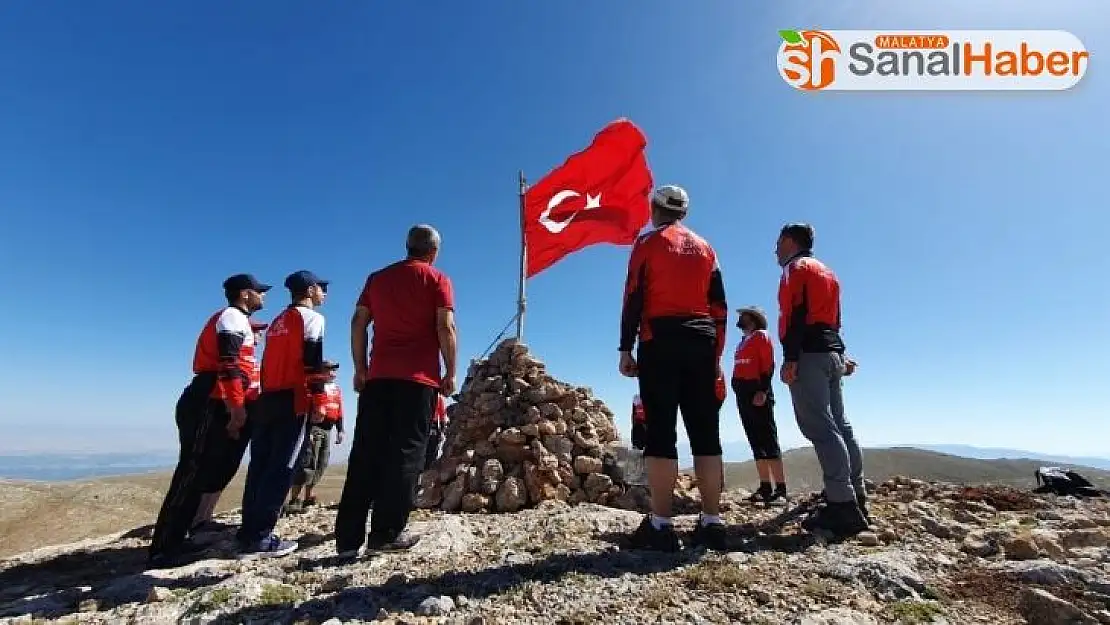 15 Temmuz şehitleri için Beydağı'na tırmandılar