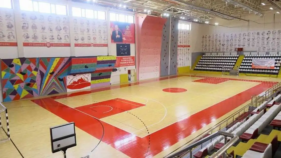 '15 Temmuz Spor Salonu´nda bakım onarım çalışmaları sona erdi'