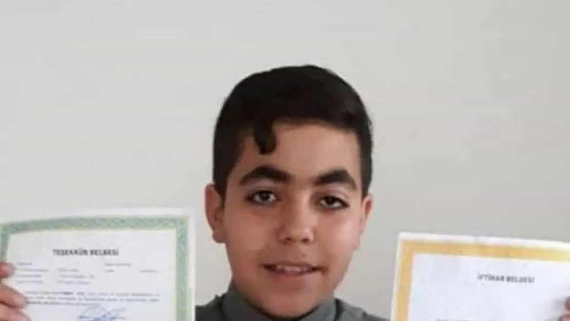 '15 yaşındaki ikizleri korona virüs ayırdı'