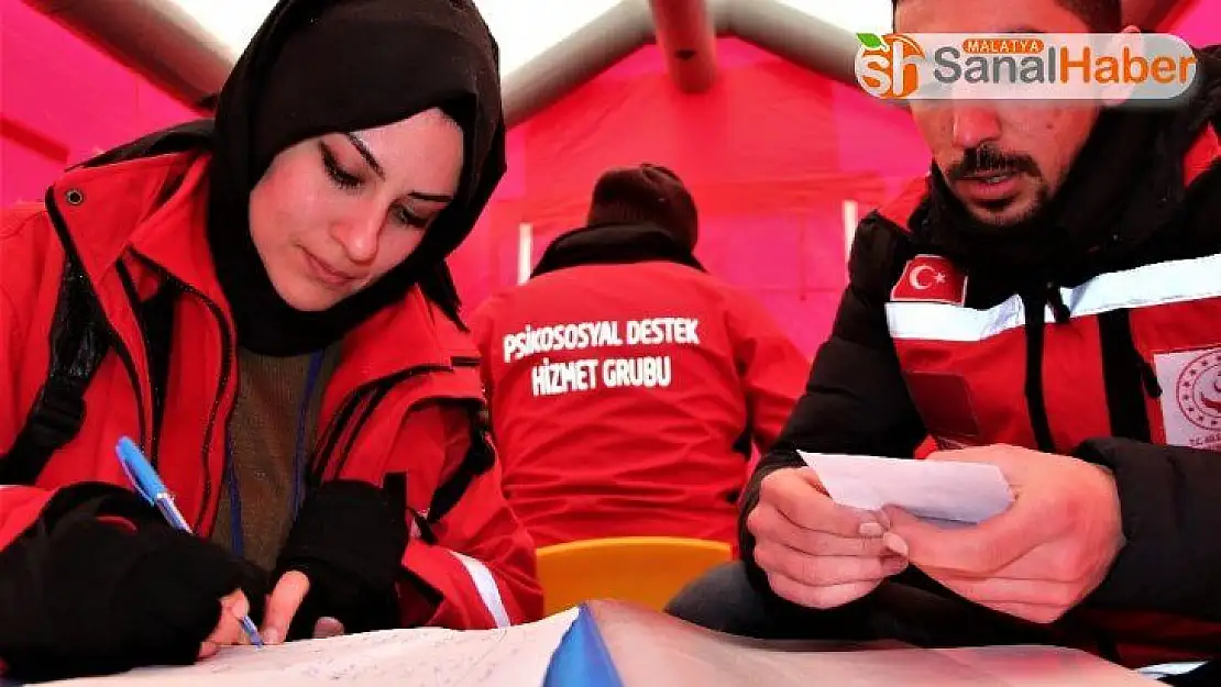 150 kişilik destek ekibi depremzedelerin gönüllerine dokunuyor