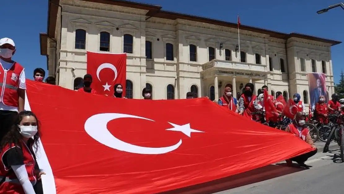 '19 Mayıs kutlamalarında renkli görüntüler oluştu'