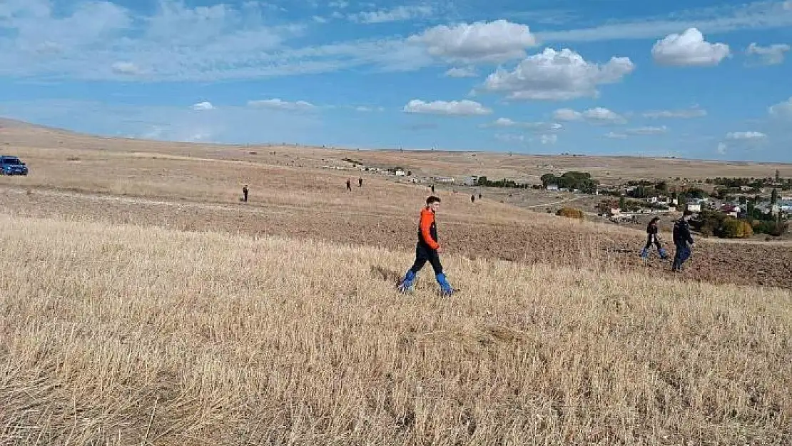 '2 ay önce eşi ve oğlu öldürülmüştü, şimdi her yerde aranıyor'