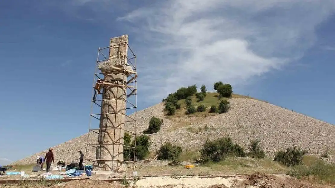 '2 bin 43 yıllık `tokalaşma´ sütunu yeniden ayağa kaldırıldı'