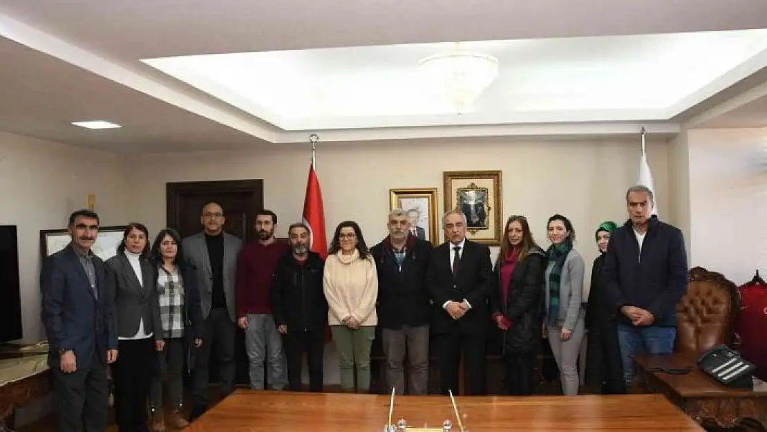 '2. Uluslararası Perre Sanat Çalıştayında emeği geçenlere plaketleri takdim edildi'