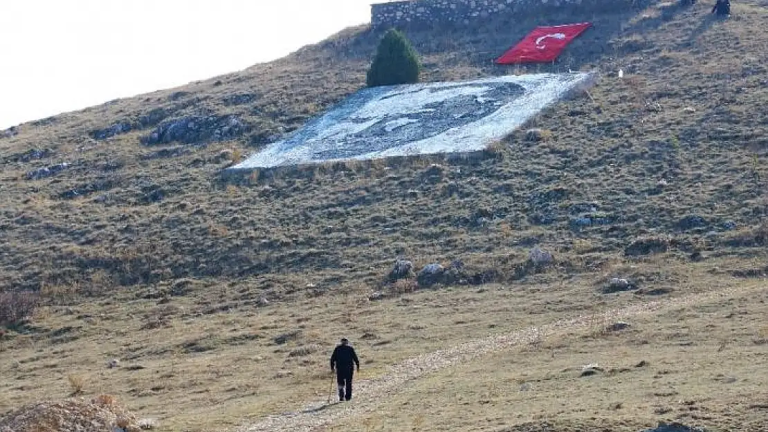 '200 Metrekarelik Atatürk portresinde 10 Kasım anması'