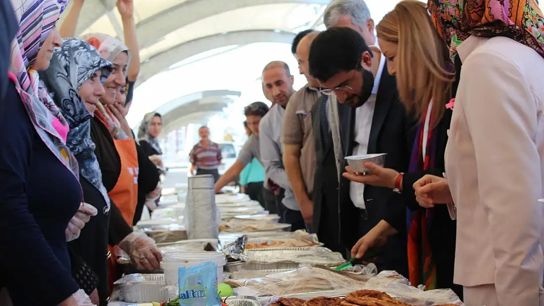  ÜST GEÇİTTE KERMES