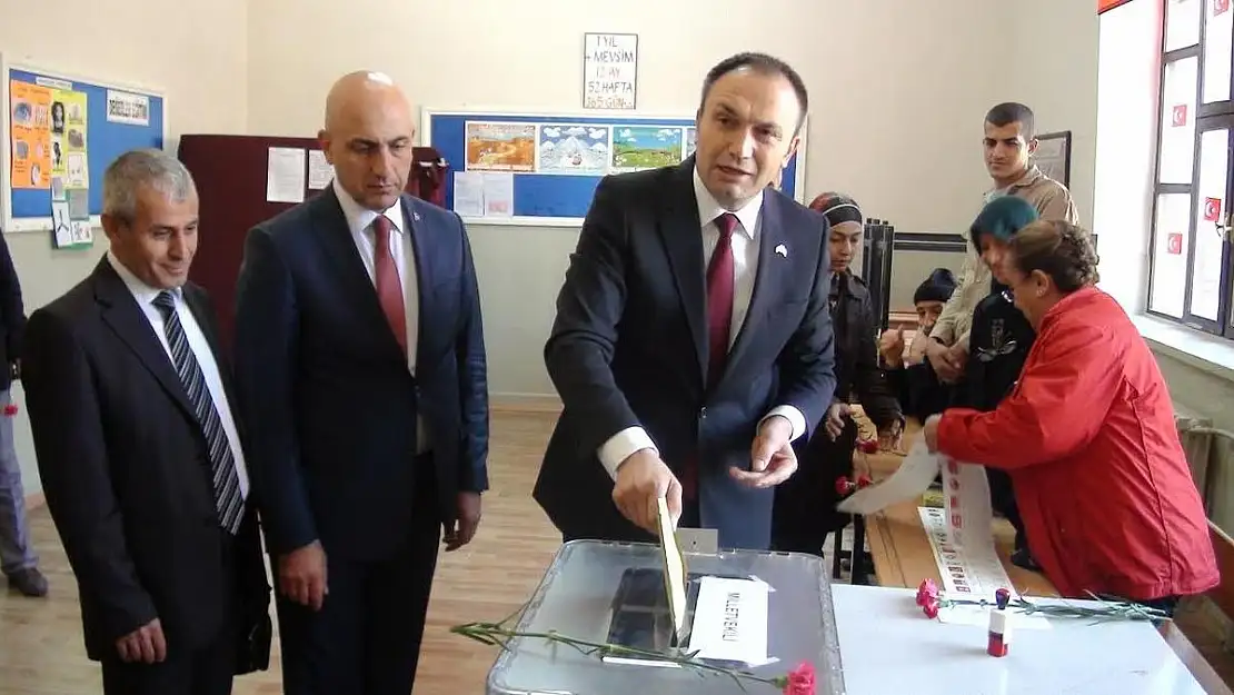 KAZANCIOĞLU, GAZİ İLKOKULU´NDA OYUNU KULLANDI