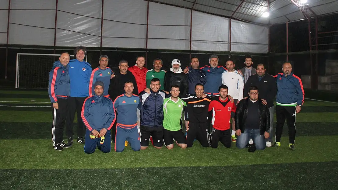 YENİ MALATYASPOR TEKNİK HEYETİ İLE MEDYA DOSTLUK MAÇI YAPTI 