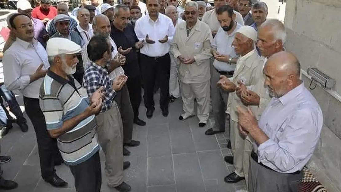 'Gürün´de hacı adayları kutsal topraklara uğurlandı'