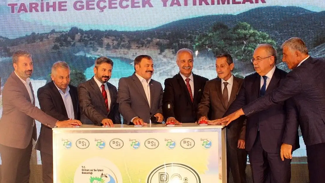 'Bakan Eroğlu Adıyaman´da temel atma törenine katıldı'