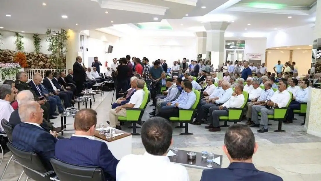 'Protokol üyeleri vatandaşlar ile bayramlaştı'