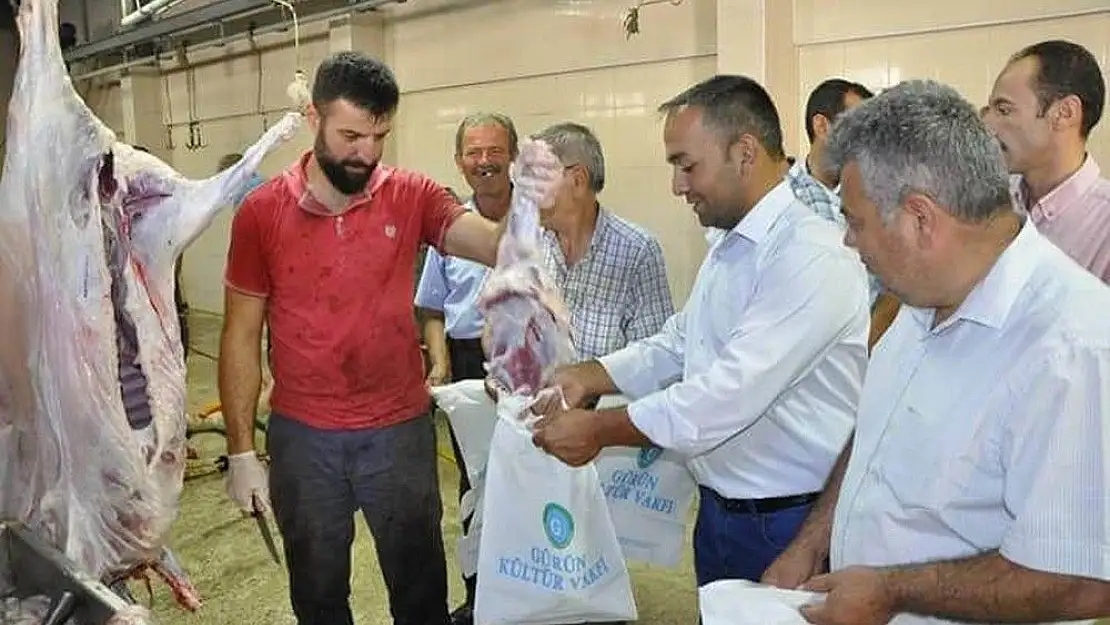 'Gürün Kültür Vakfı 210 aileye kurban eti dağıttı'