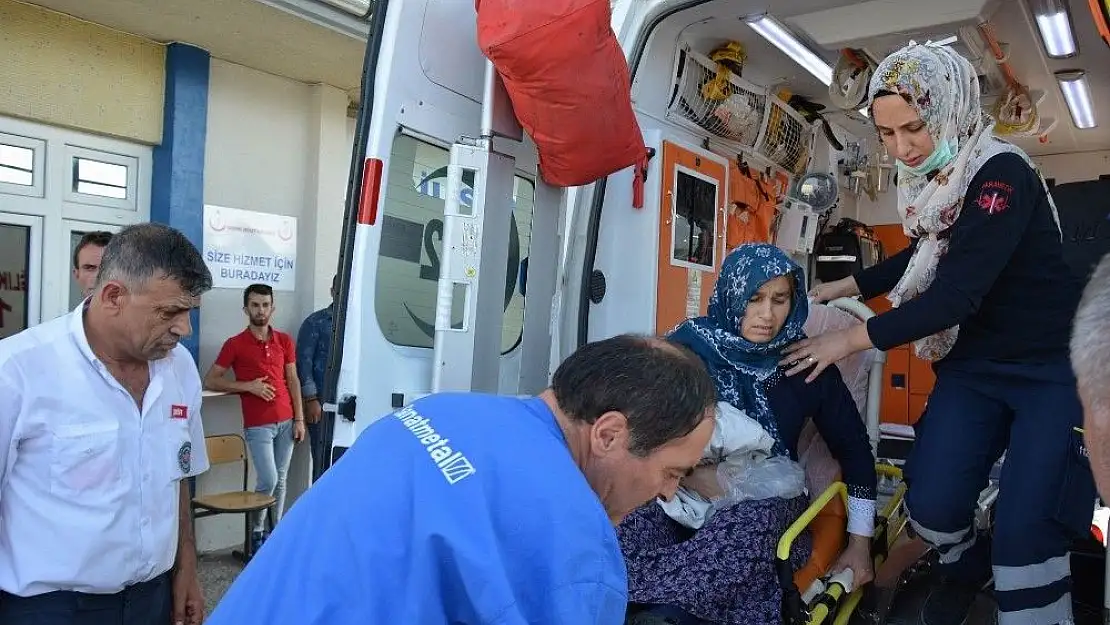 'Sivas´ta otomobil şarampole devrildi: 6 yaralı'