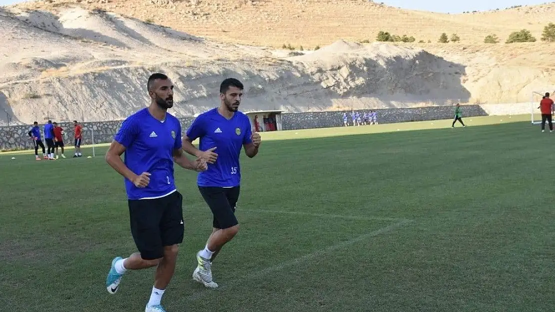 'Ertuğrul Sağlam: Gözümü kırpmadan inandığımız oyuncuyu sahaya koyarız'''''