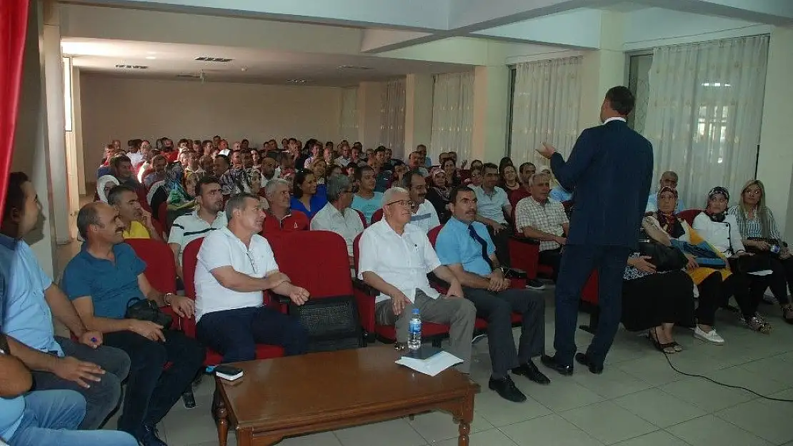 'Sınıf öğretmenlerine yenilenen öğretim programları tanıtım semineri düzenlendi'
