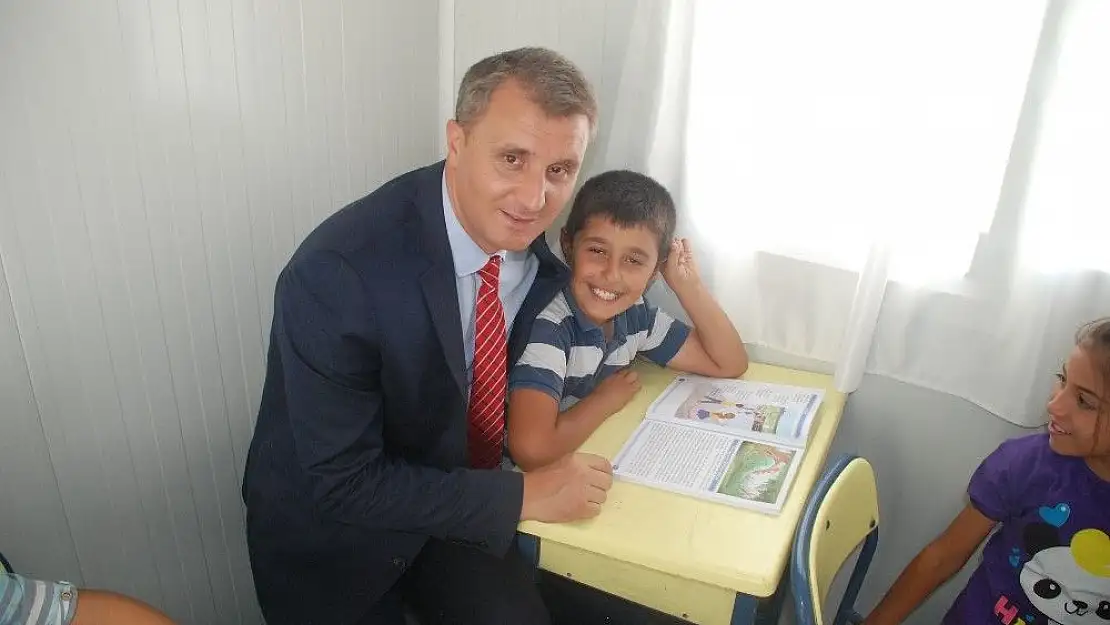 'Depremzede öğrencilere ziyaret'