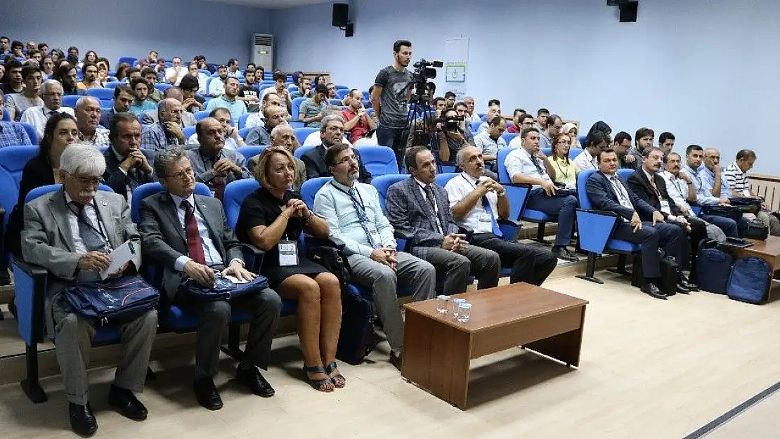 'Elazığ´da ´1. Ulusal Elektrik Enerjisi Dönüşüm Kongresi´ başladı'