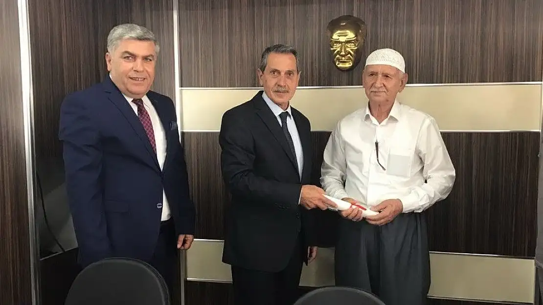 'Ahilik Kültürünü yaşatan esnaf ve sanatkara başarı belgesi'