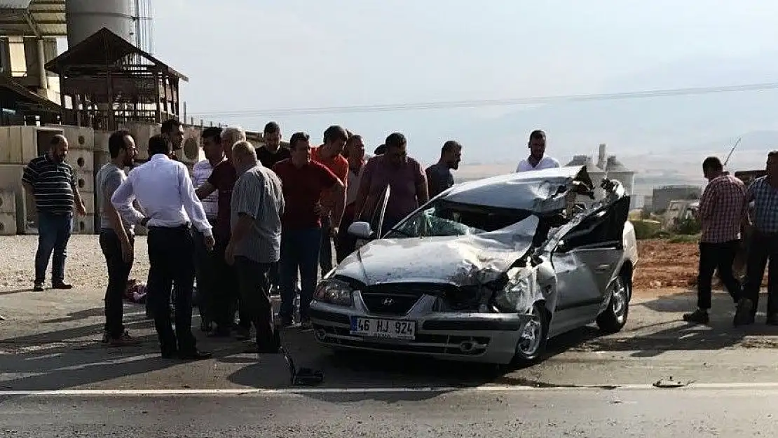 'Odun yüklü kamyona otomobiliyle arkadan çarpan sürücü öldü'