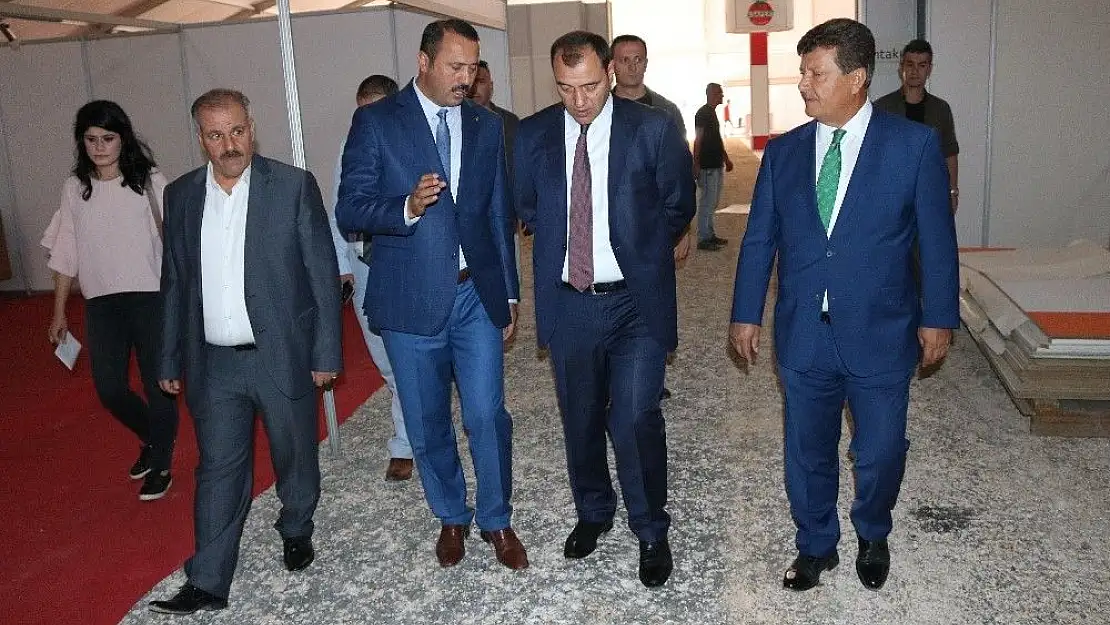 'Vali Kaldırım, fuar alanını inceledi'