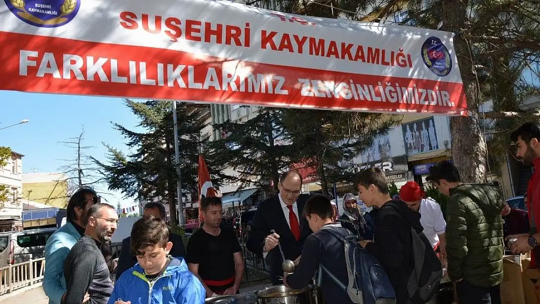 'Suşehri´nde 3 bin kişilik aşure dağıtıldı'