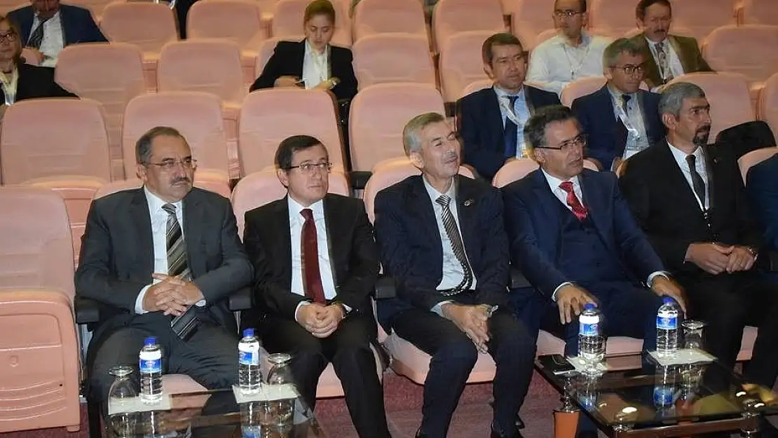 Uluslararası Tıbbi Aromatik ve Boya Bitkileri Sempozyumu başladı