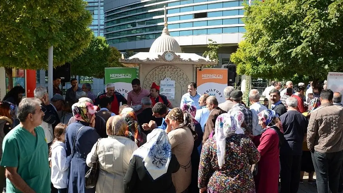 Yeşilyurt Belediyesinden hasta ve hasta yakınlarına aşure ikramı