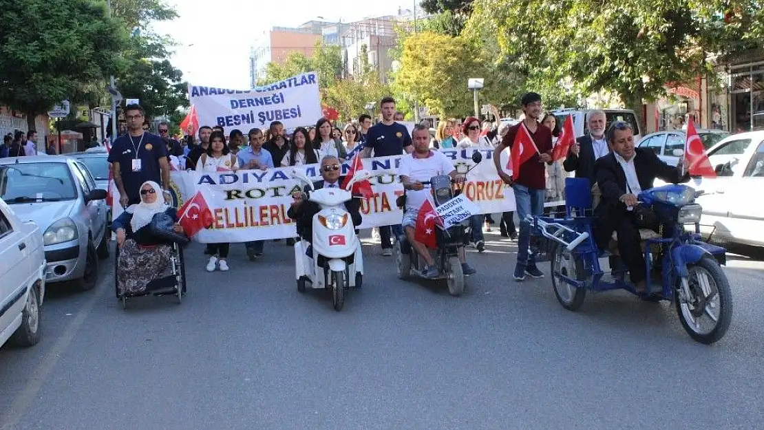 '`Engelliler ile Nemrut Dağına Tırmanıyoruz´ projesi kortej yürüyüşüyle başladı'
