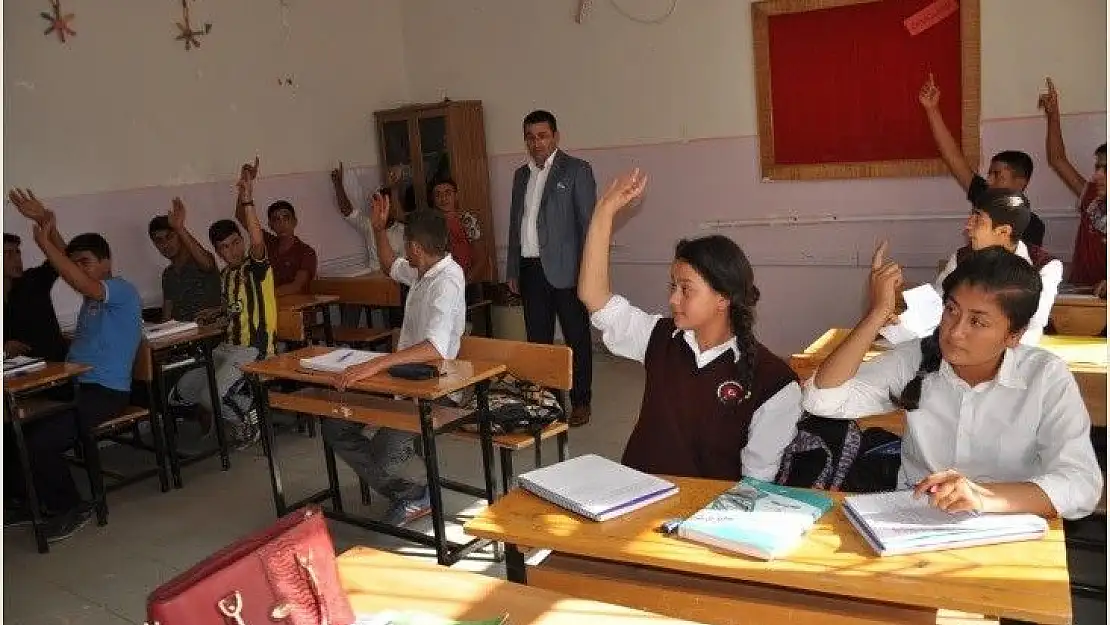 'Kaymakam Gencer Sarıyaprak´ta incelemede bulundu'