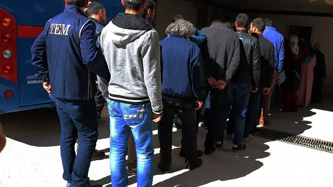 'Elazığ´daki FETÖ operasyonu: 19 şüpheli adliyeye sevk edildi'