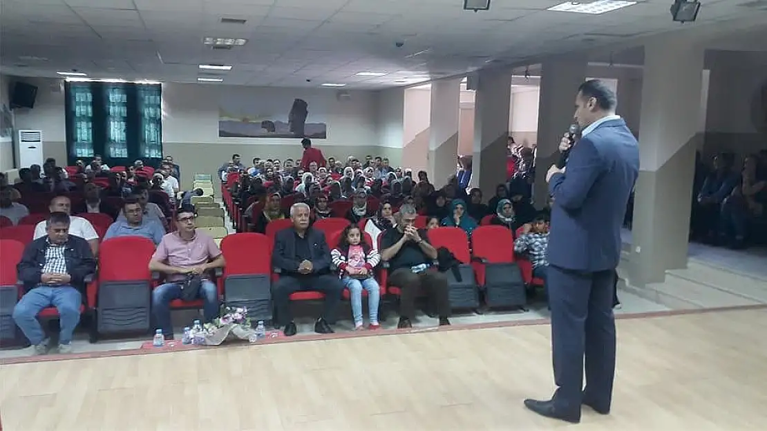 'Gazi Ortaokulunda Aile Birliği Kurul toplantısı yapıldı'