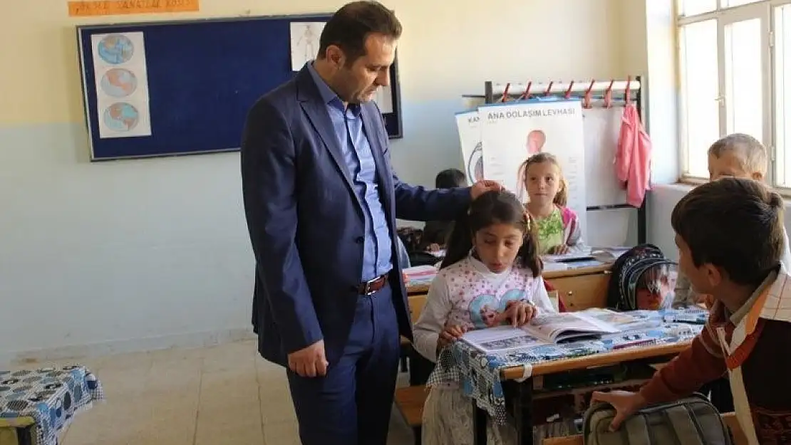 'Müdür Tünçmen köy okullarını inceledi'