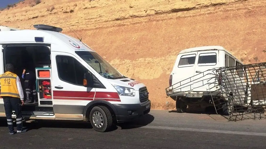 Malatya'da Minibüs yoldan çıktı: 1 yaralı