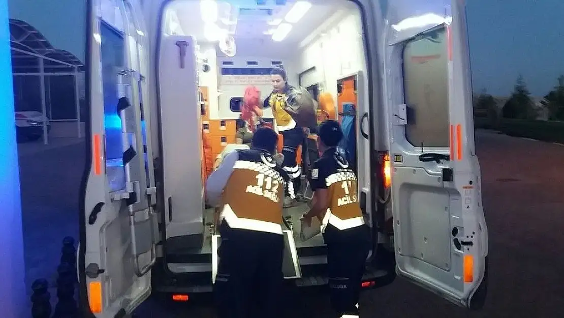 'Otomobil şarampole yuvarlandı: 3 Yaralı'