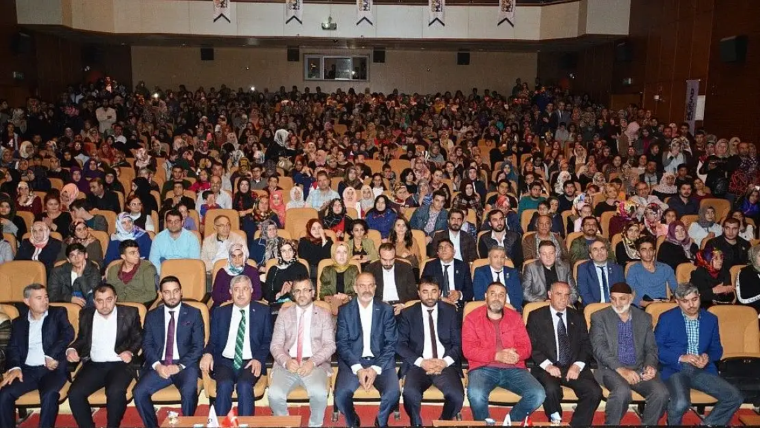 'Genç MÜSİAD´dan `Bilinçli Aile İdeal Gençlik´ semineri'