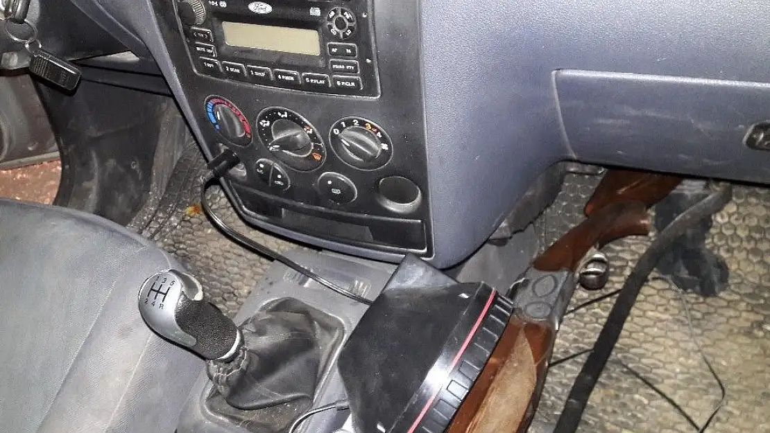 'Jandarma kaçak avcılara geçit vermedi.'