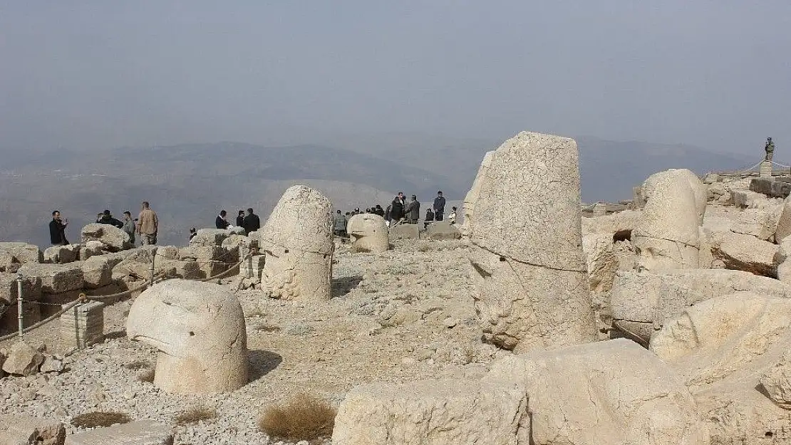 'Nemrut Dağı turizm sezonunu kapatmaya hazırlanıyor'