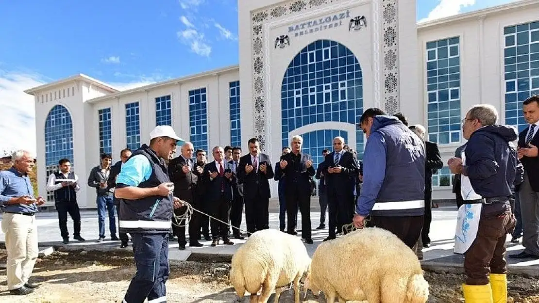 Battalgazi Belediyesi artık yeni yerinde