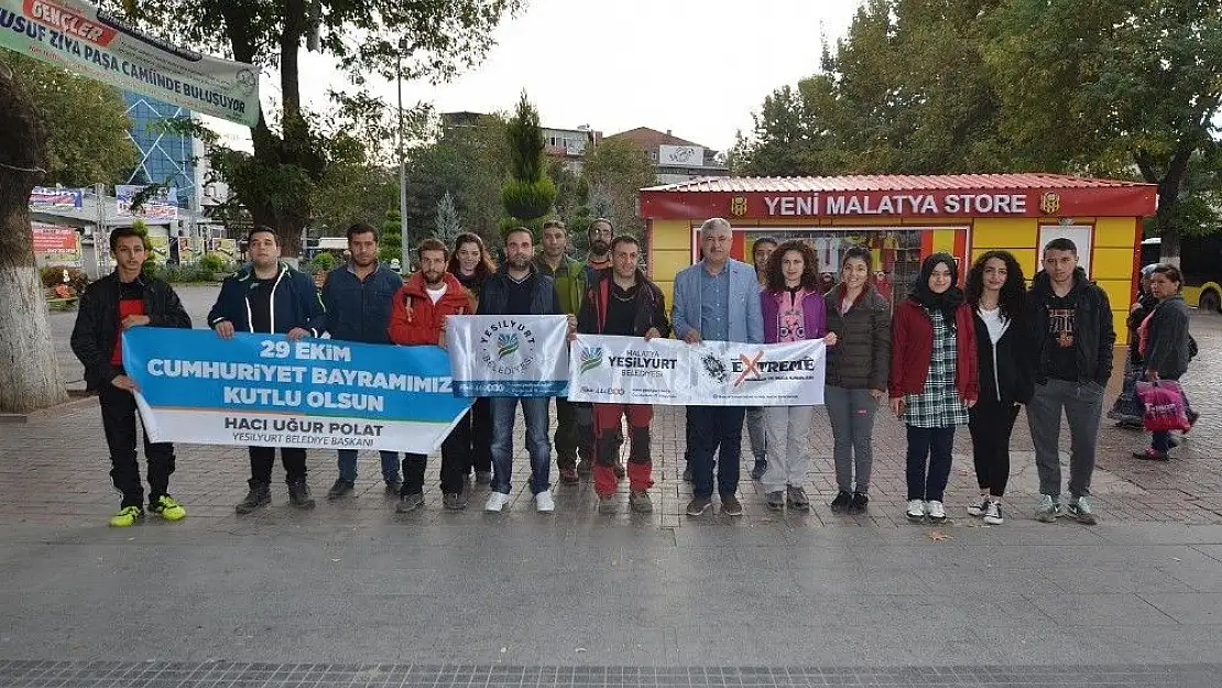 'Cumhuriyet Bayramı sevincini gökyüzünde yaşadılar'