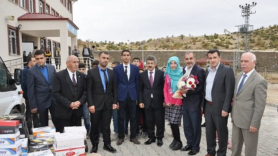'Elazığ TSO Başkanı Alan, çocukları sevindirdi'