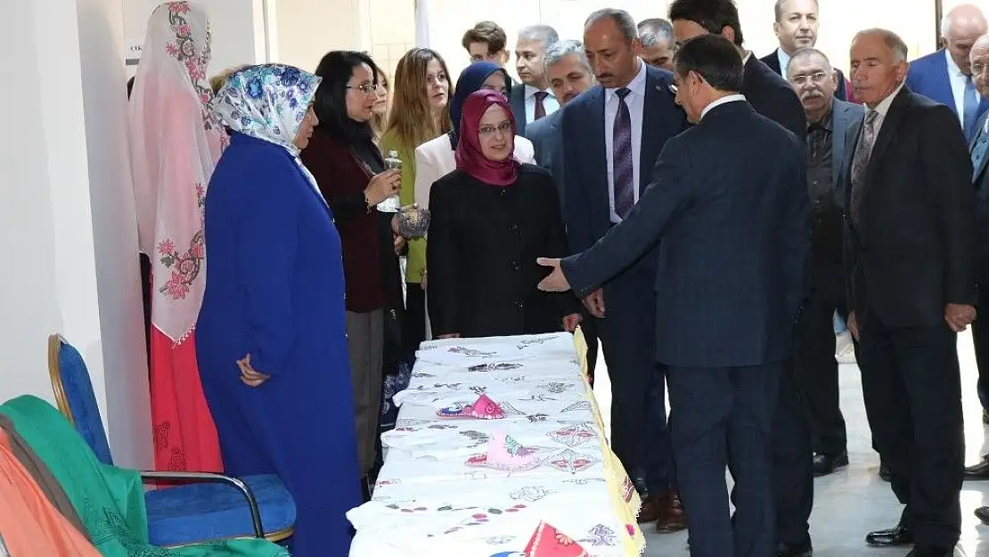 'Elazığ´da `Tahta Baskı´ sergisi açıldı'
