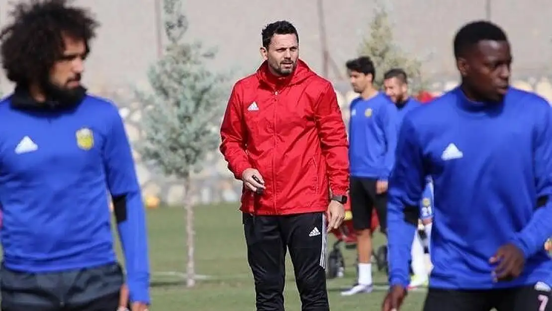 E. Yeni Malatyaspor´da Erol Bulut´tan rehavet uyarısı